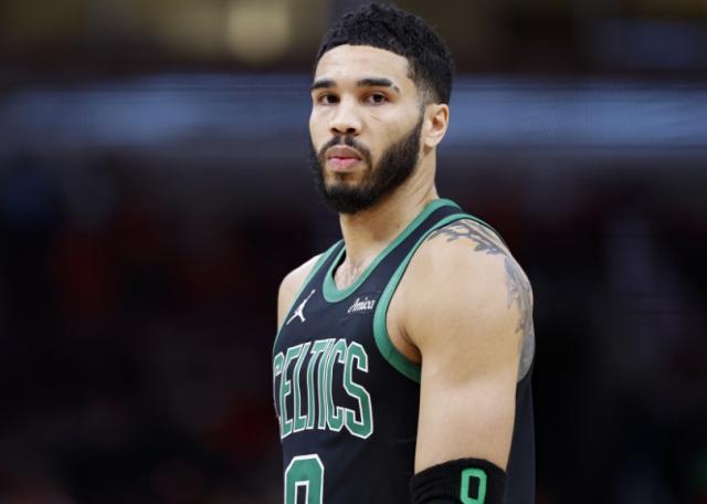 开云体育网页版-连被摆烂球队逼入绝境 凯尔特人攻防挣扎溃不成军