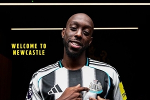 开云电子-前裁判：维萨已在英超证明自己，纽卡签他的风险远低于沃尔特马德