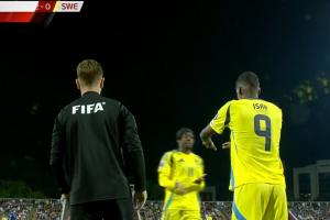 开云电子-本赛季首次亮相！瑞典0-2落后科索沃，伊萨克72分钟替补登场