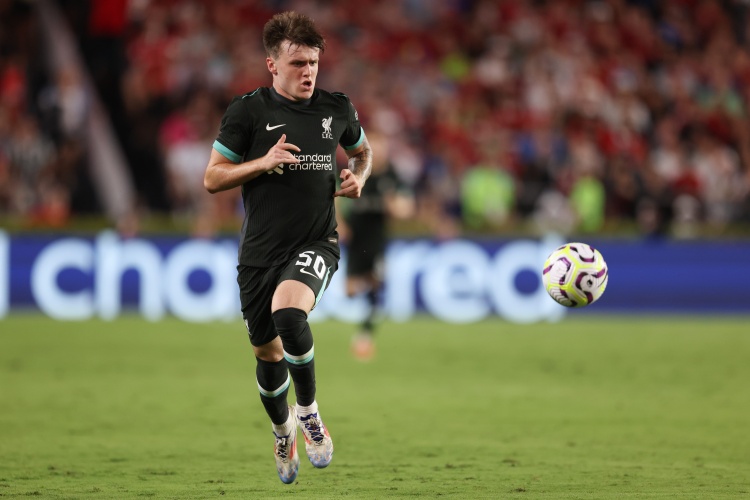 开云登录入口地址-利物浦夏窗转会策略解析：1.94亿英镑售出收益背后的运营智慧