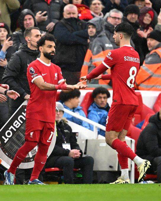 【英超】斯通斯破僵，麦卡点射扳平，利物浦1-1曼城