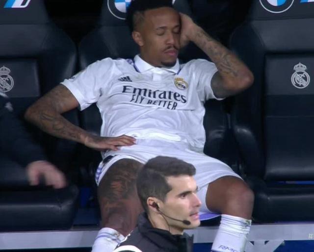 开云体育手机登录-【西甲】本泽马2助+伤退 小熊奔袭+造红 皇马2比0胜