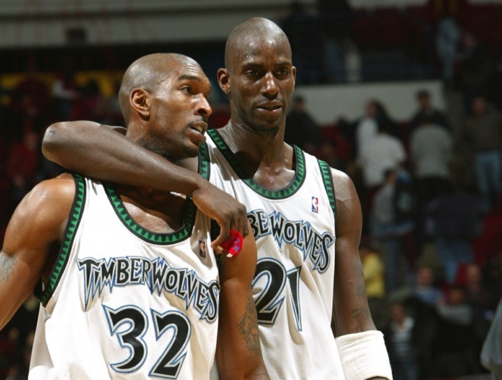 小卡结果将如何?森林狼2000年阴阳合同成为NBA管理层的永恒噩梦