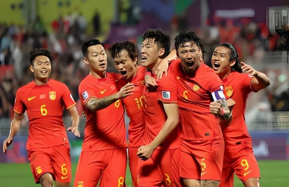 开云体育网页版-邵佳一现身河南与玉昆的比赛！三位球员或进入考察名单，引发热议