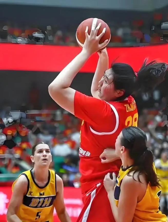 开云体育手机登录-长得高有啥用?全场只得4分,苏群吐槽:跟现代篮球节奏比较脱节