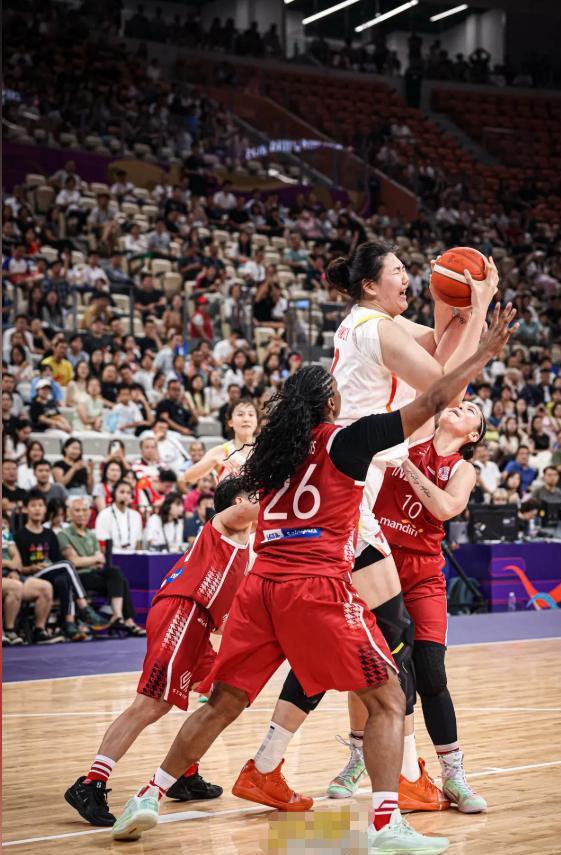 开云体育手机登录-长得高有啥用?全场只得4分,苏群吐槽:跟现代篮球节奏比较脱节