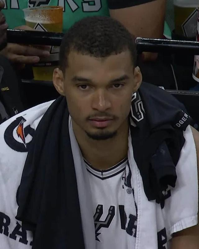 开云电子-都说别惹！8分钟双10！41+16+4+3帽！上场时间够了你们真顶不住啊|马刺|文班|MVP|圣安东尼奥马刺队|俄克拉荷马雷霆队_新浪体育_新浪新闻